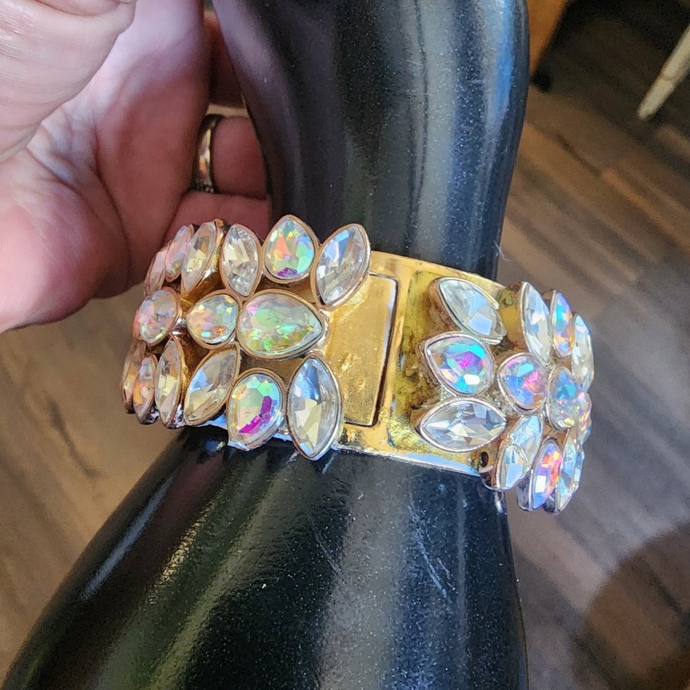 Ann Taylor Aurora borealis rhinestone gold tone Chunky Bangle bracelet designer - Picture 8 of 11